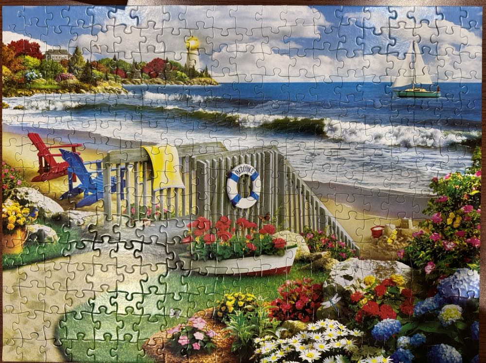 Coastal Getaway  - Master Pieces puzzle collectible [Barcode 705988320774] - Main Image 2
