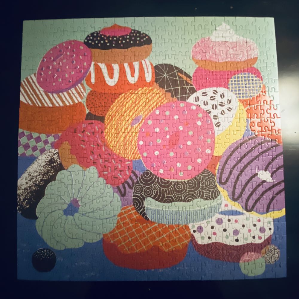 Donut Club - Galison puzzle collectible [Barcode 9780735375147] - Main Image 2