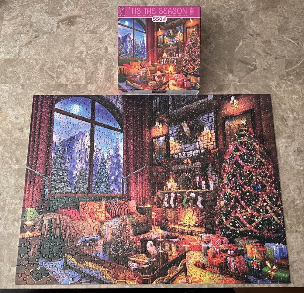 *Cozy Fireplace New - Christmas puzzle collectible [Barcode 021081232562] - Main Image 2