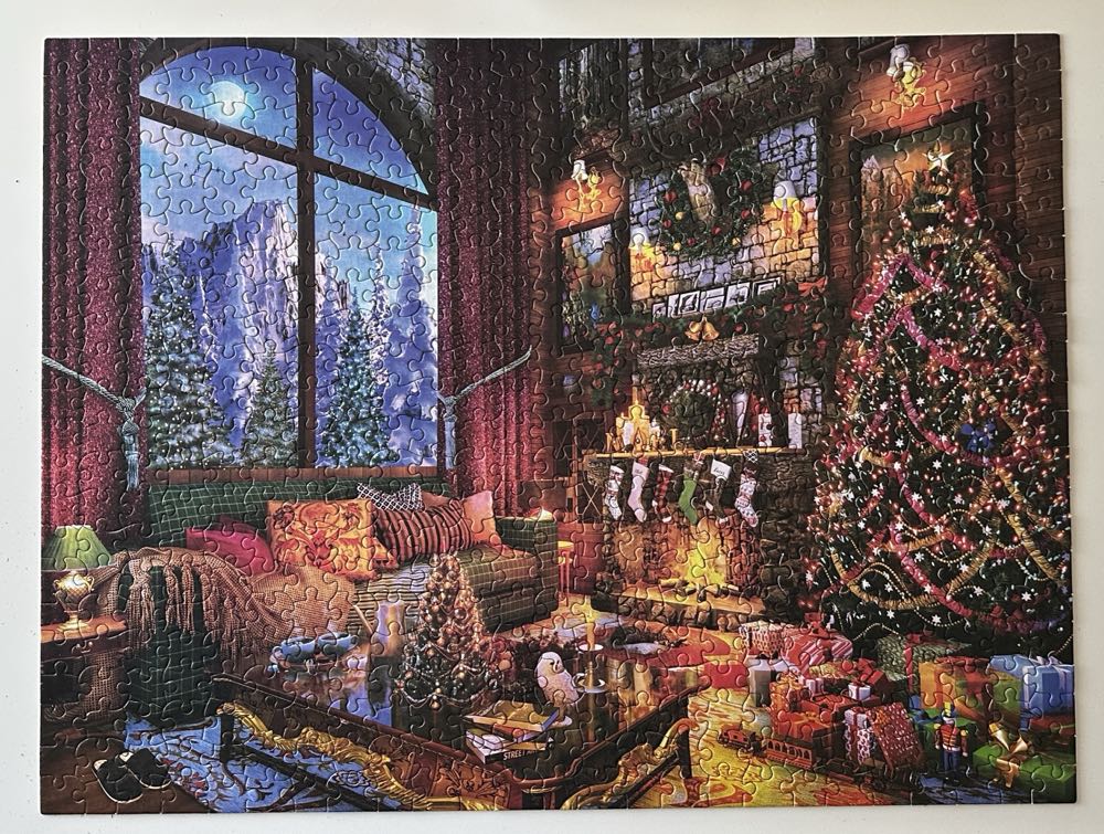 *Cozy Fireplace New - Christmas puzzle collectible [Barcode 021081232562] - Main Image 4