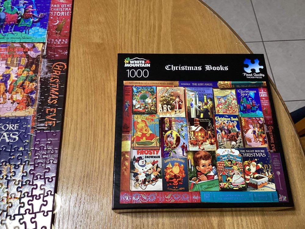 Christmas Books - White Mountain 🇺🇸 puzzle collectible [Barcode 724819265534] - Main Image 4