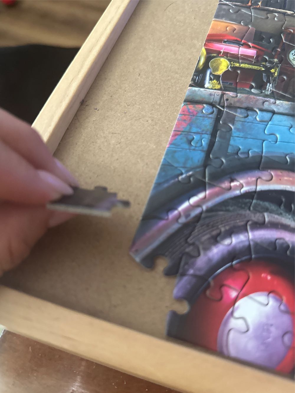 Country Life - Antique Barn - Buffalo Games puzzle collectible [Barcode 079346332533] - Main Image 4