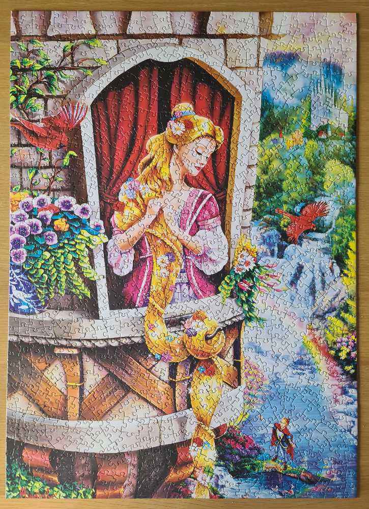 Rapunzel - Master Pieces Fairy Tales puzzle collectible [Barcode 705988722370] - Main Image 2