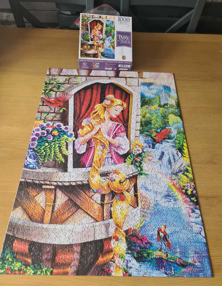 Rapunzel - Master Pieces Fairy Tales puzzle collectible [Barcode 705988722370] - Main Image 3
