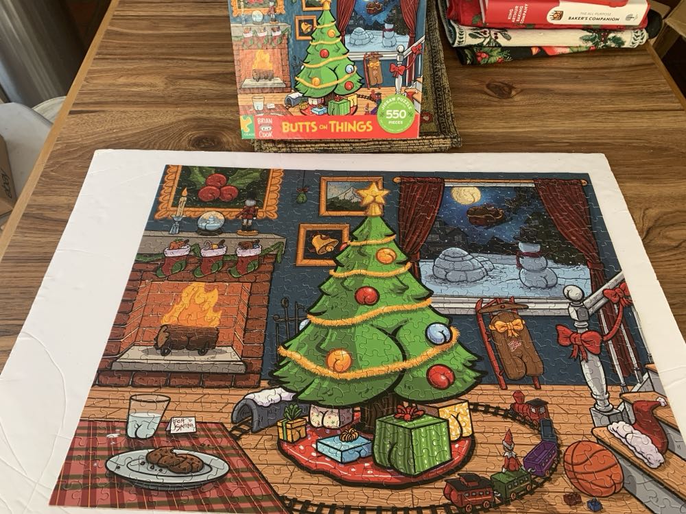 Butts On Things - Christmas - Ceaco puzzle collectible [Barcode 021081241595] - Main Image 3