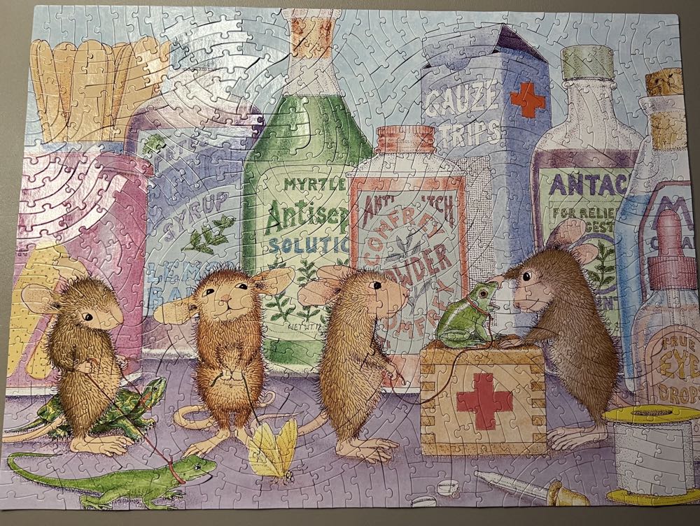 House-Mouse Tails - Doctors Visit - Ceaco puzzle collectible [Barcode 021081010481] - Main Image 2