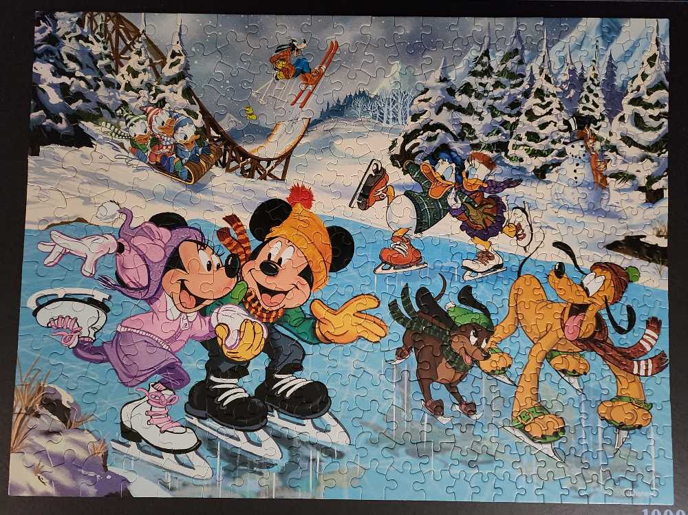 Mickey & Minnie Skating Together Time - Ceaco puzzle collectible [Barcode 021081232531] - Main Image 2