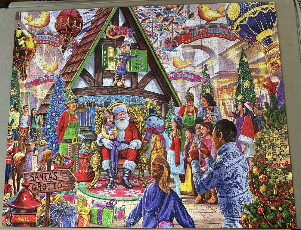 Meeting Santa - White Mountain puzzle collectible [Barcode 724819265459] - Main Image 2