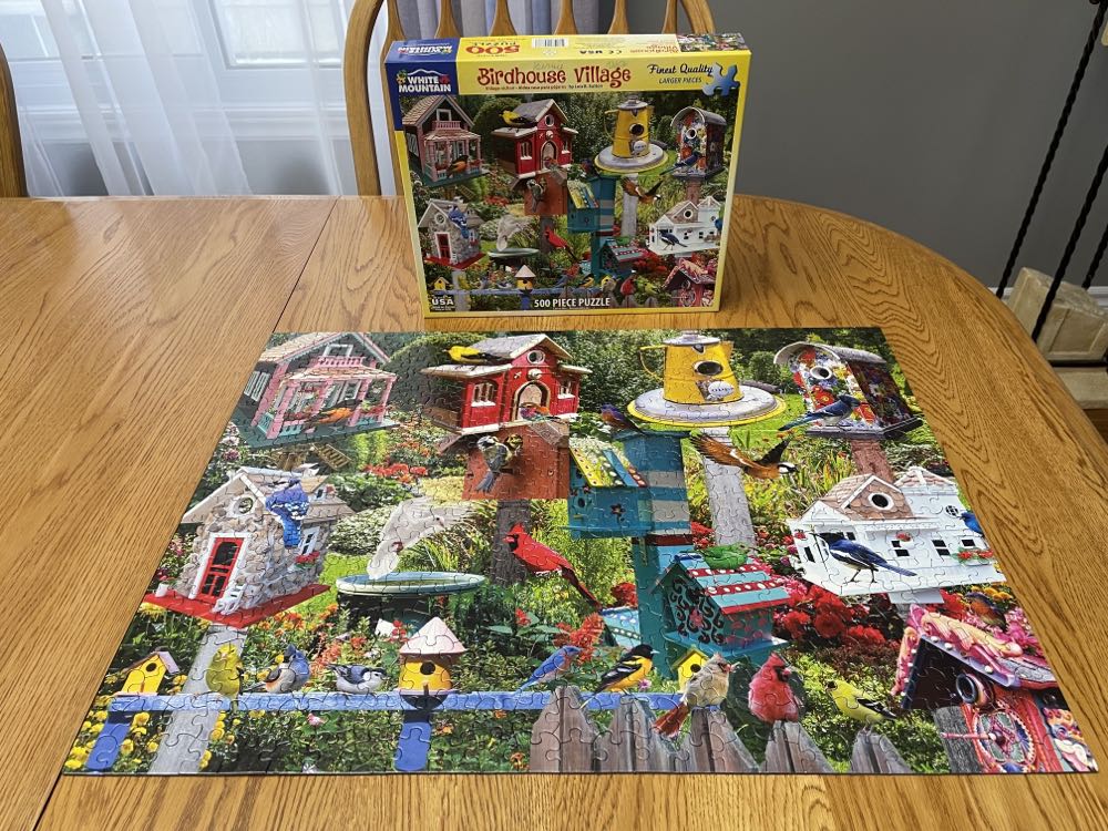 Birdhouse Village - White Mountain puzzle collectible [Barcode 724819257737] - Main Image 3