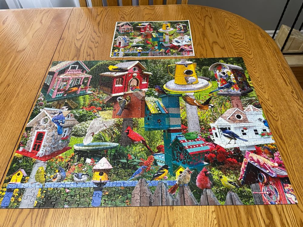 Birdhouse Village - White Mountain puzzle collectible [Barcode 724819257737] - Main Image 4