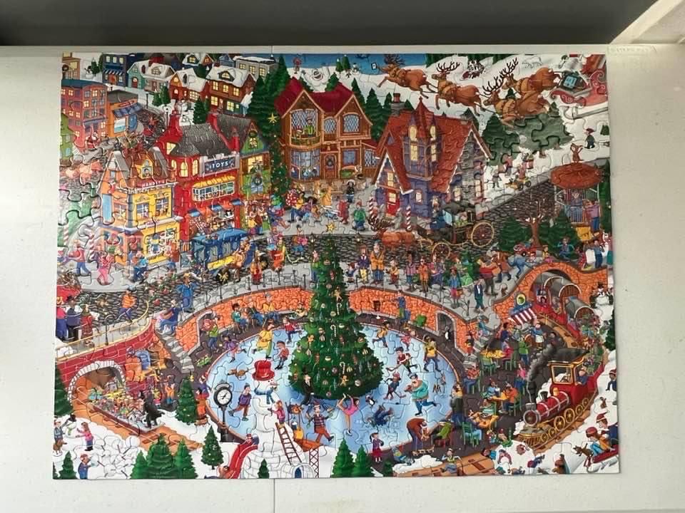 Holiday Havoc - Springbok 🇺🇸 puzzle collectible [Barcode 091683705535] - Main Image 3