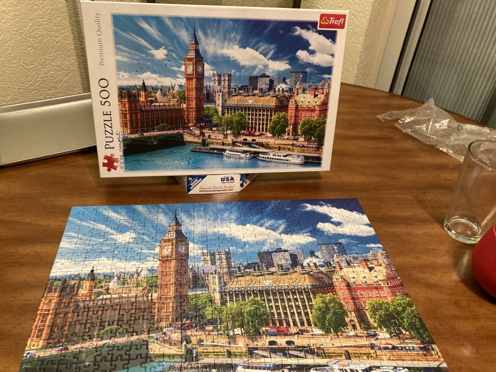 Sunny Day In London  - Trefl puzzle collectible [Barcode 5900511373295] - Main Image 2