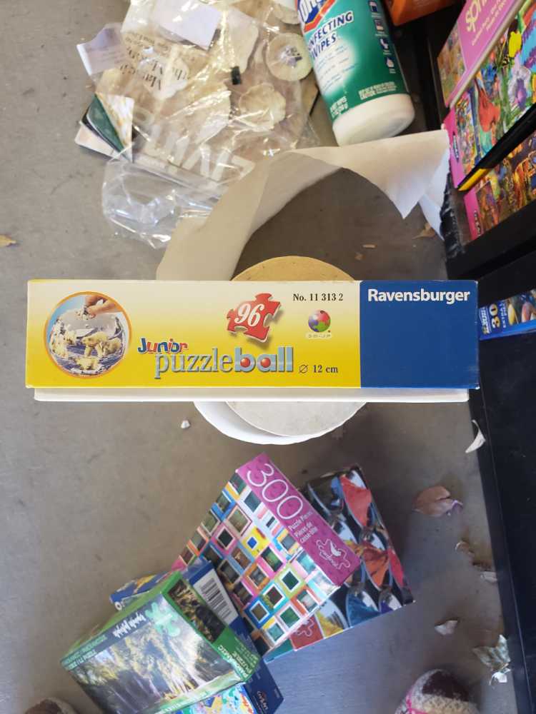 Polar Bear Paradise  - Ravensburger puzzle collectible [Barcode 4005556113132] - Main Image 2