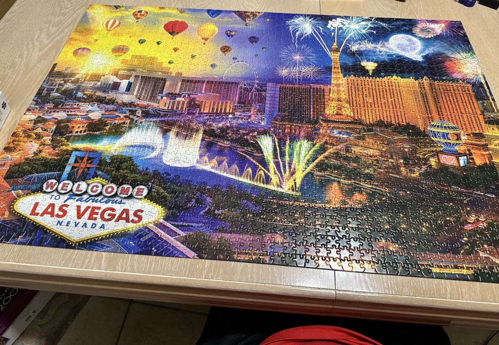 Fabulous Las Vegas - Buffalo Games puzzle collectible [Barcode 079346023301] - Main Image 2
