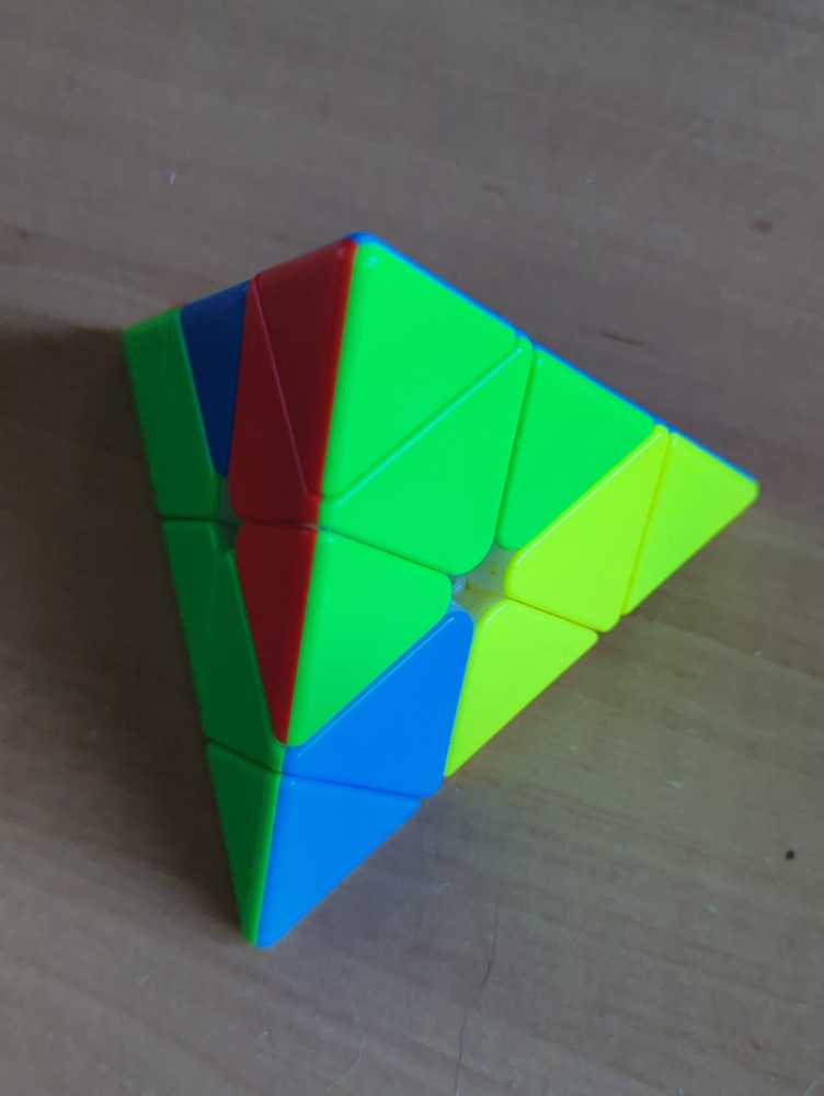 Gan Pyraminx M Enhanced Uv Coated  puzzle collectible [Barcode 9345156054899] - Main Image 2