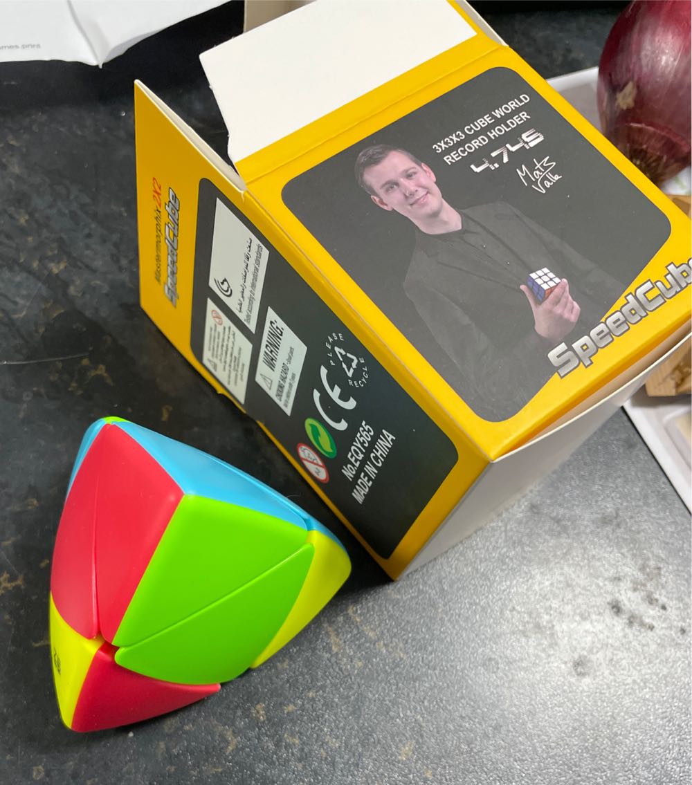 QYtoys Mastermorphinx 2x2  puzzle collectible - Main Image 2