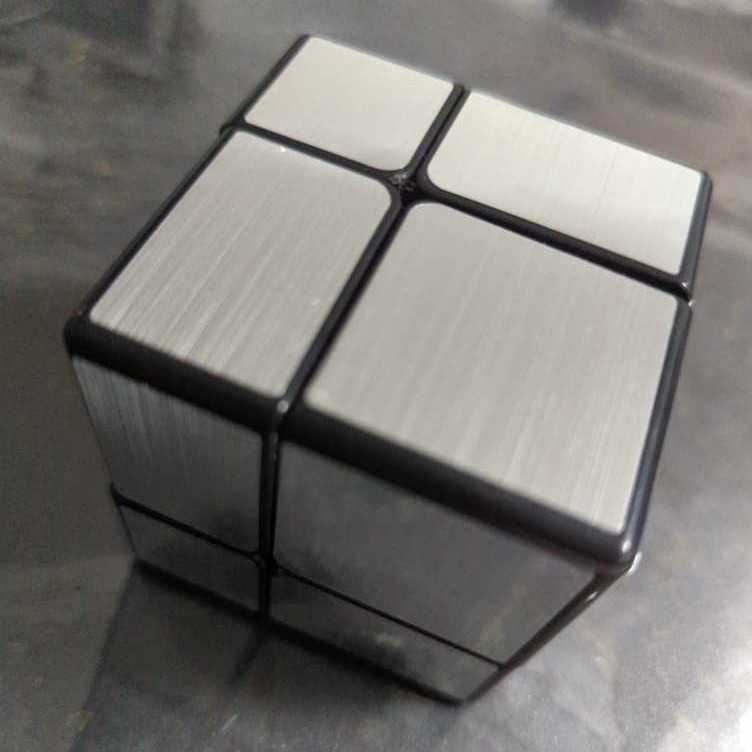 QiYi Speedcube 2x2 Mirror Block (Silver)  puzzle collectible [Barcode 6948154218107] - Main Image 3