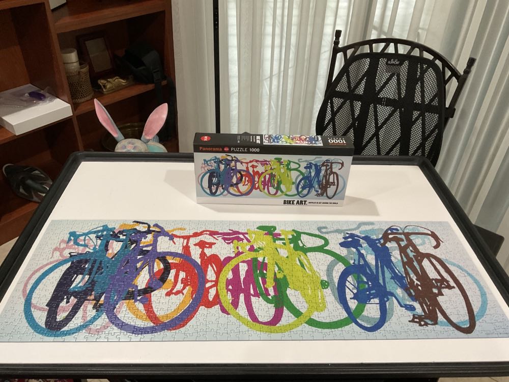 Colourful Bikes - HEYE puzzle collectible [Barcode 4001689297374] - Main Image 2