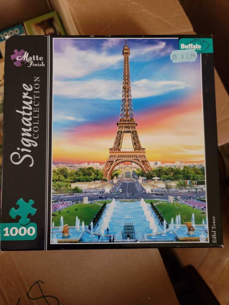 Eiffel Tower - Buffalo Games puzzle collectible [Barcode 079346014163] - Main Image 2
