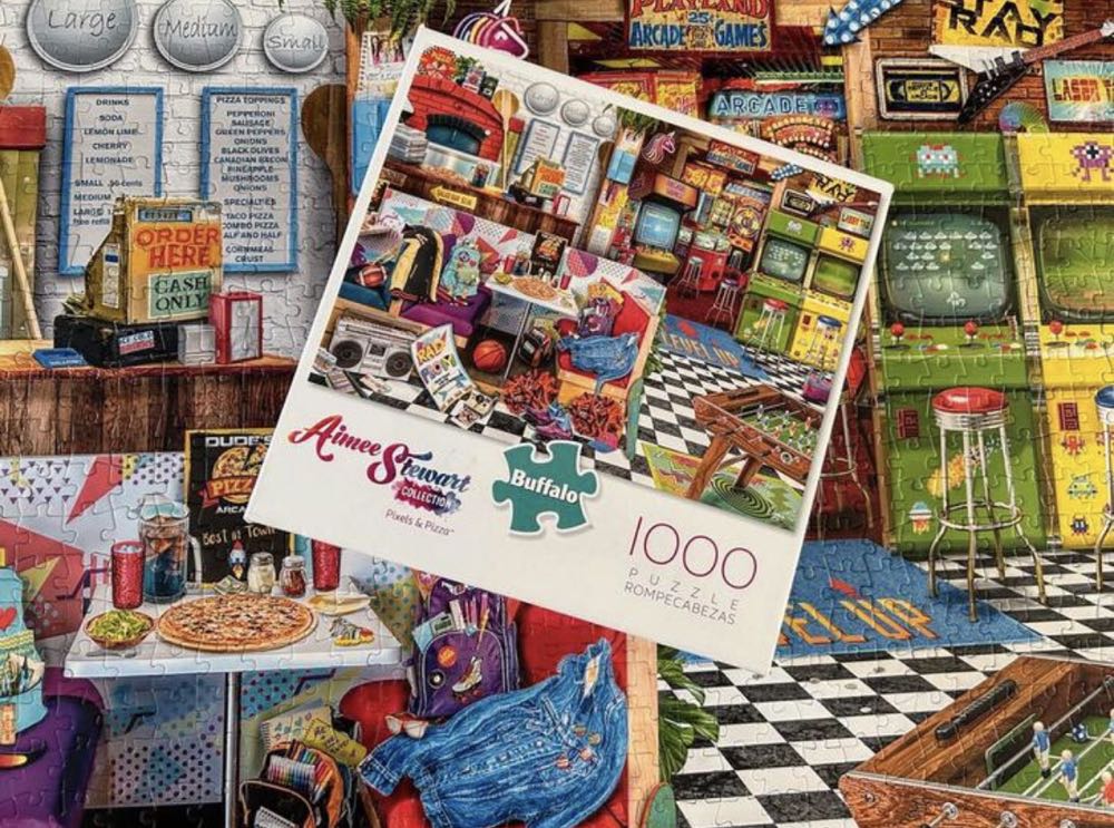 Pixels & Pizza - Buffalo puzzle collectible [Barcode 079346117550] - Main Image 4