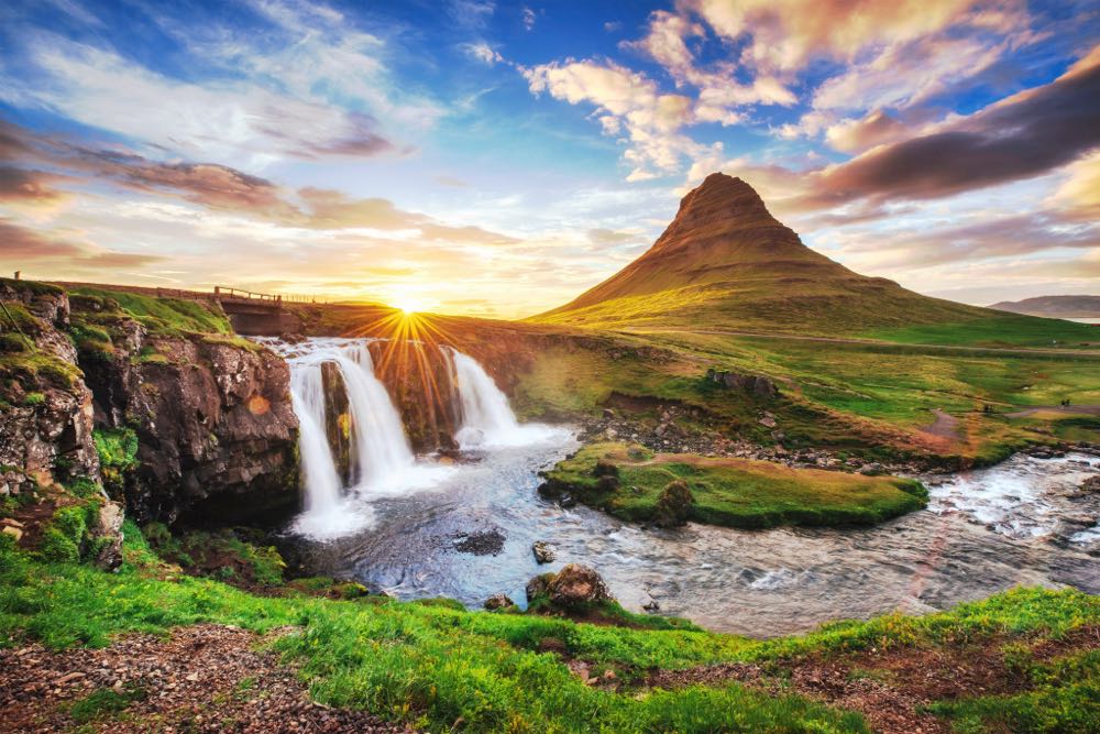 Kirkjufell, Iceland - Eurographics puzzle collectible [Barcode 628136656429] - Main Image 2