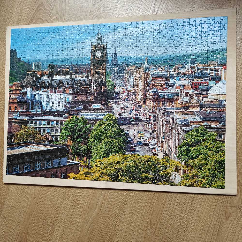 Scotland. Princes Street, Edinburgh - Falcon puzzle collectible [Barcode 8710126153437] - Main Image 2