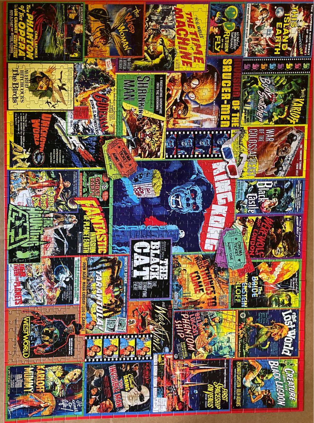 Thriller Movie Classics - Seesaw puzzle collectible [Barcode 810640039205] - Main Image 2