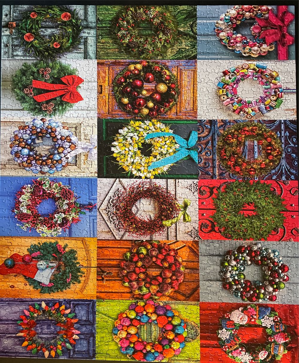 Festive Wreaths - White Mountain puzzle collectible [Barcode 724819264704] - Main Image 2