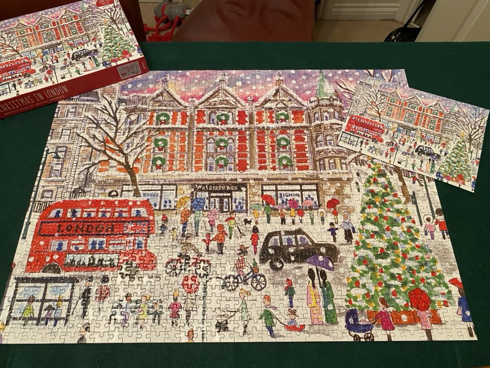 Christmas In London - Galison puzzle collectible [Barcode 9780735376939] - Main Image 4