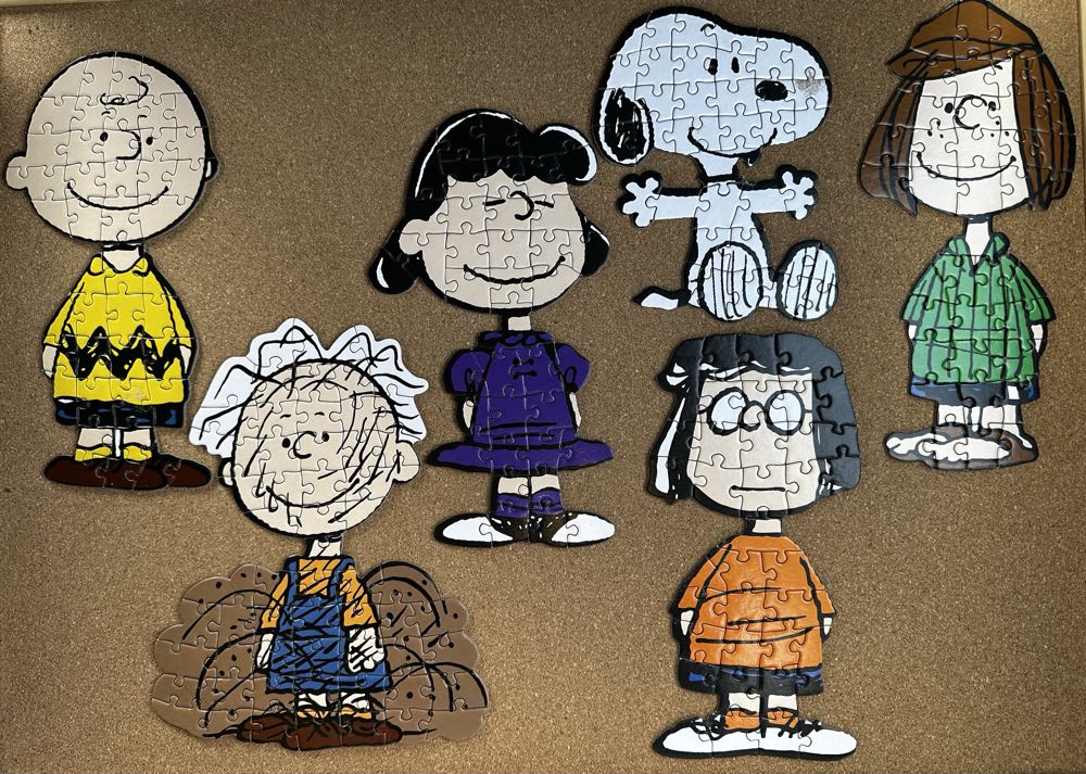 Peanuts 12 Mini Shaped Puzzles . - Roseart puzzle collectible [Barcode 4895145433716] - Main Image 3