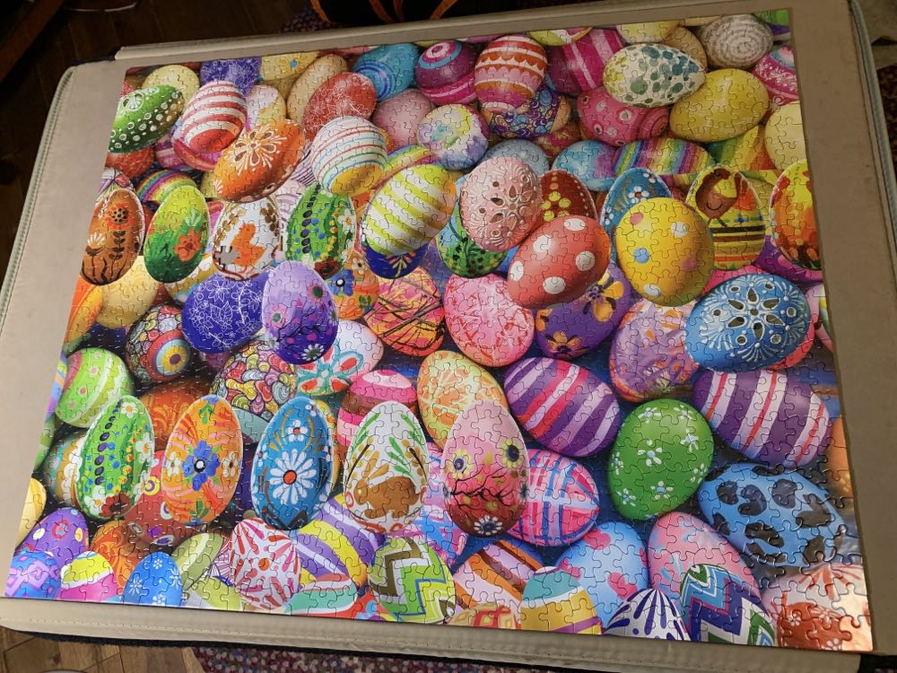 Easter Eggs - White Mountain puzzle collectible [Barcode 724819265282] - Main Image 2