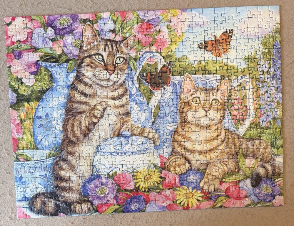 Teapot Cats-SOLD - Ravensburger puzzle collectible [Barcode 4005556803750] - Main Image 2