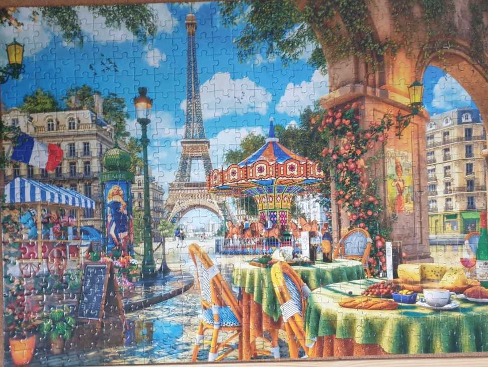 Paris Day Out - Corner Piece puzzle collectible [Barcode 5052089313422] - Main Image 2