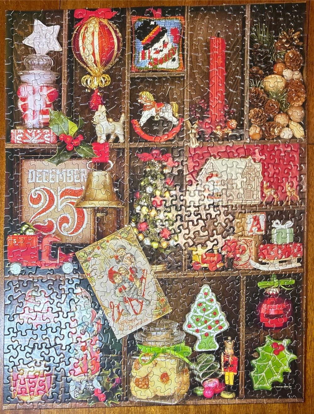 Springbok: Memories of December - Springbok puzzle collectible - Main Image 2