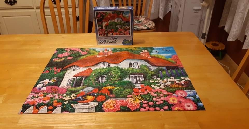 Flower Cottage - Lafayette puzzle collectible [Barcode 686141910257] - Main Image 2