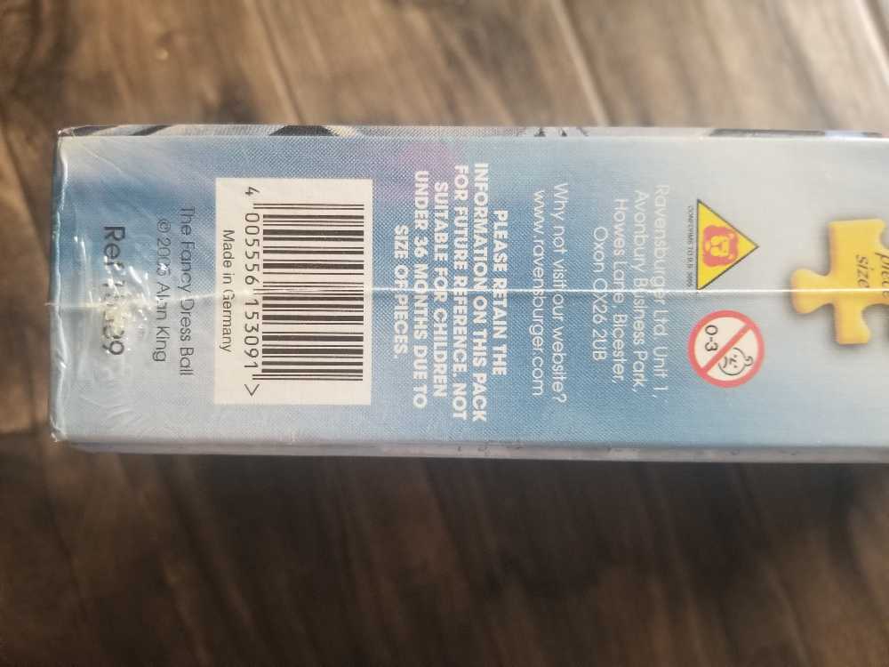 The Fancy Dress Ball - Ravensburger puzzle collectible [Barcode 4005556153091] - Main Image 3