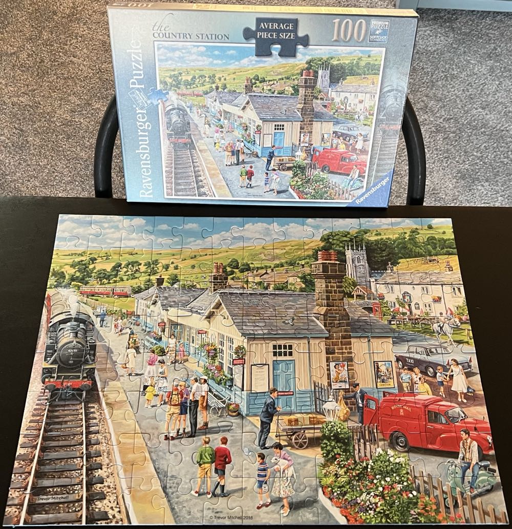 The Country Station - Ravensburger puzzle collectible [Barcode 4005556136148] - Main Image 3