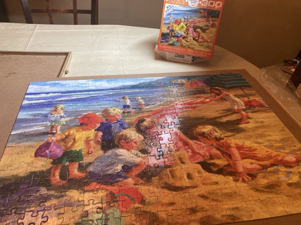 Fun In The Sun - Eurographics puzzle collectible [Barcode 628136304498] - Main Image 2