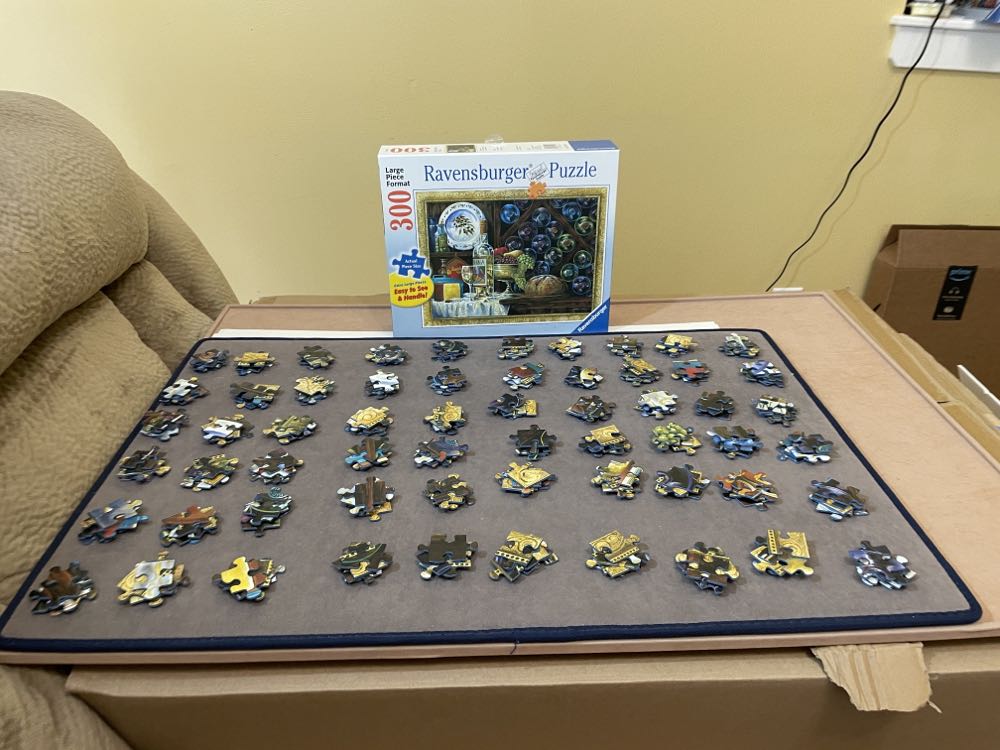 Gourmet Bounty (SOLD) - Ravensburger puzzle collectible [Barcode 4005556135011] - Main Image 3