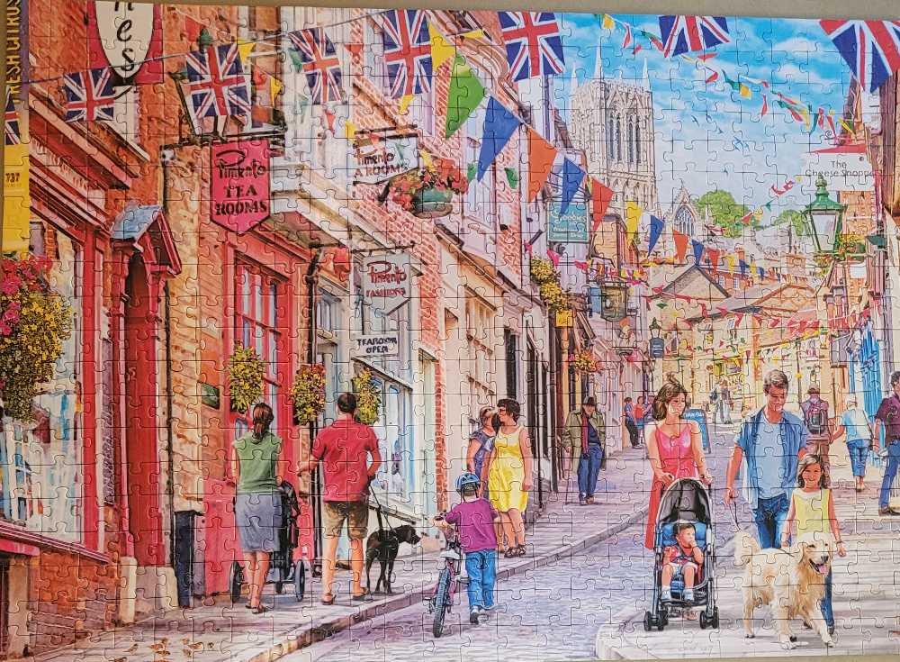 Lincoln’s Steep Hill - Corner Piece puzzle collectible [Barcode 5052089312500] - Main Image 2