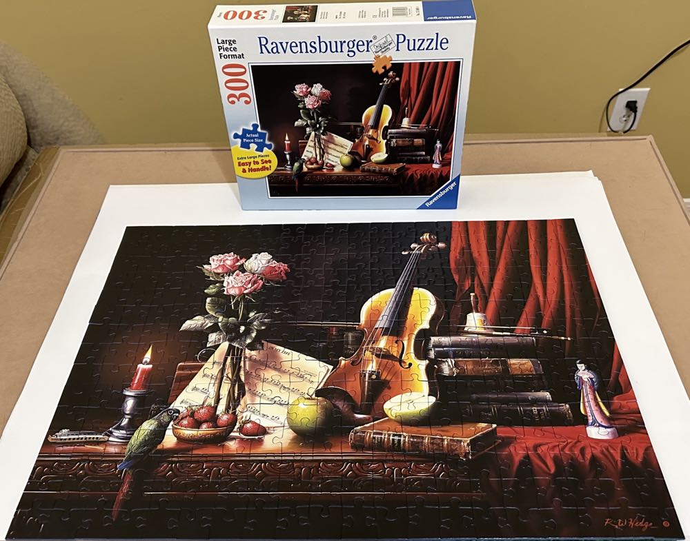Notes Of Distinction (SOLD) - Ravensburger puzzle collectible [Barcode 4005556135080] - Main Image 3