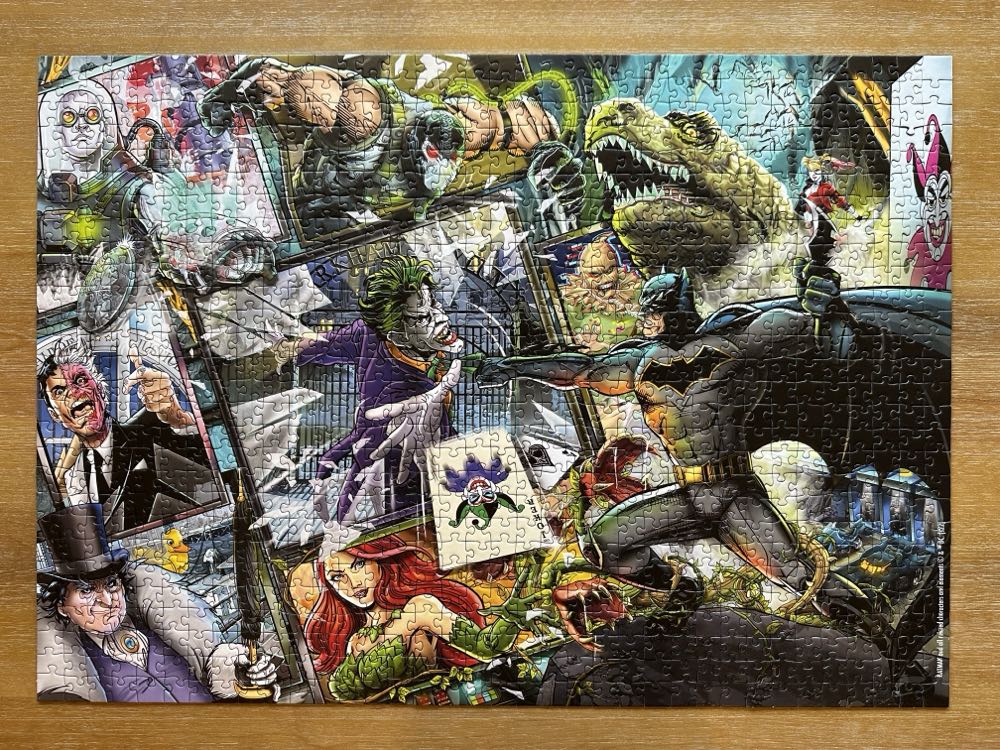 Batman and Related Characters - Ravensburger puzzle collectible [Barcode 4005556172979] - Main Image 2