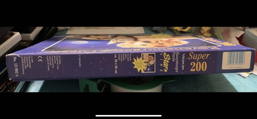 Friends (SOLD) - Ravensburger puzzle collectible [Barcode 4005556139026] - Main Image 2