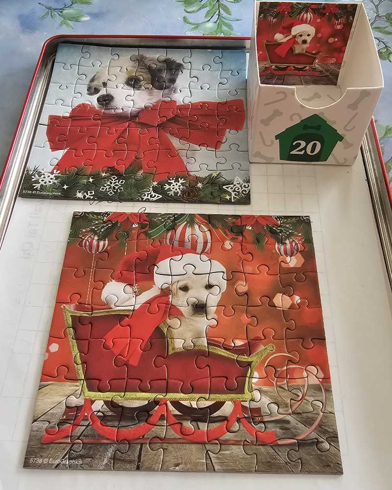 Advent Calendar: Christmas Dogs - EuroGraphics puzzle collectible [Barcode 628136657389] - Main Image 4
