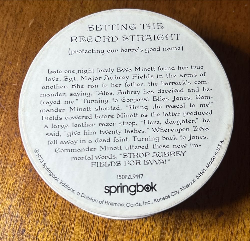 Strawberry - Mini Round - Springbok puzzle collectible - Main Image 2