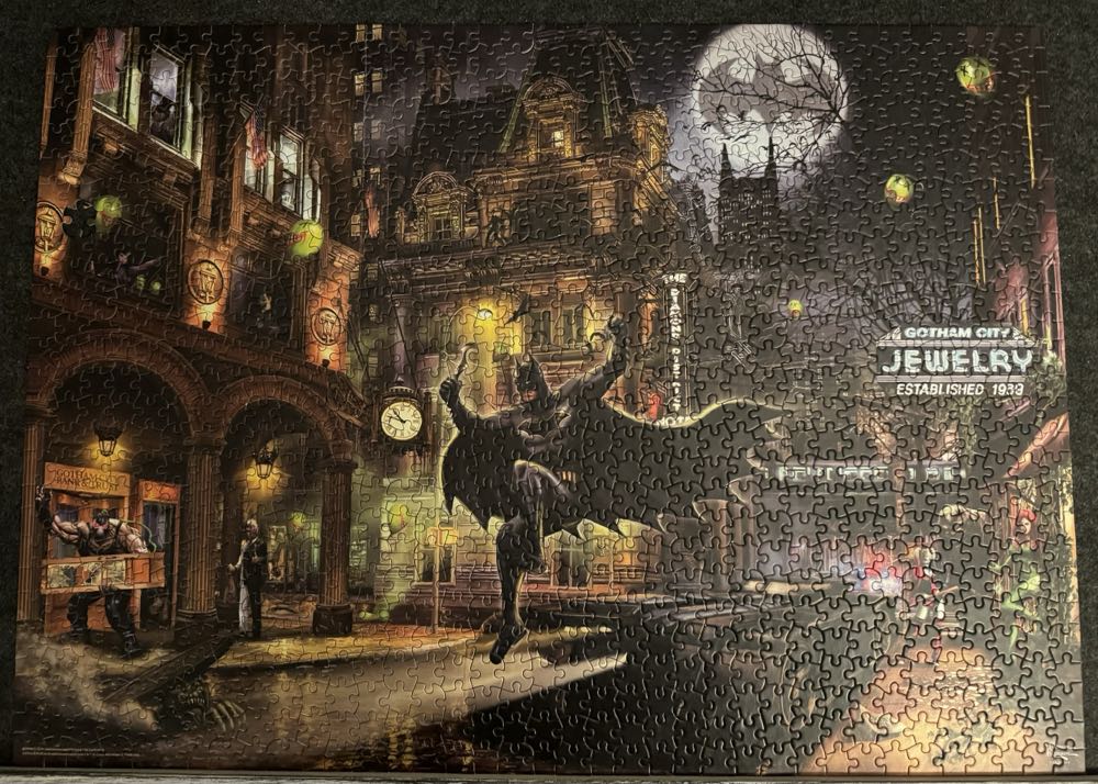 DC: Batman Gotham City - Ceaco 🇺🇸 puzzle collectible [Barcode 021081310116] - Main Image 3