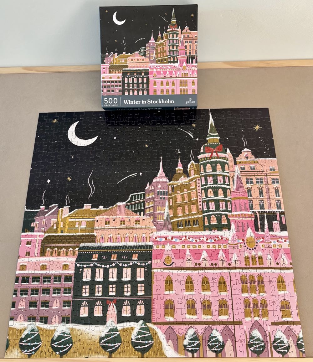 Winter In Stockholm - Galison puzzle collectible [Barcode 9780735377585] - Main Image 4