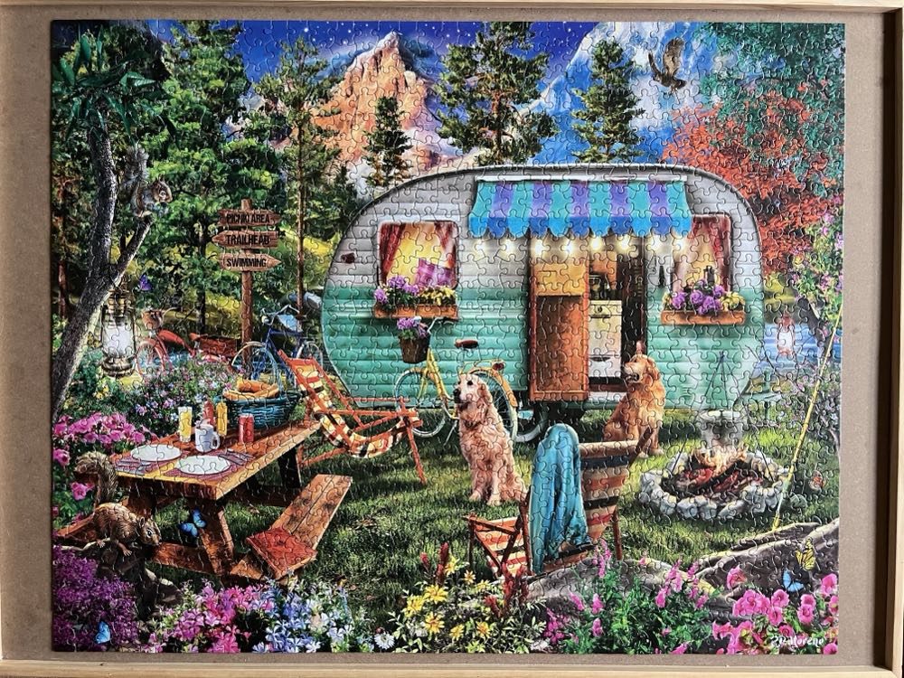 Camper - White Mountain puzzle collectible [Barcode 724819265770] - Main Image 3
