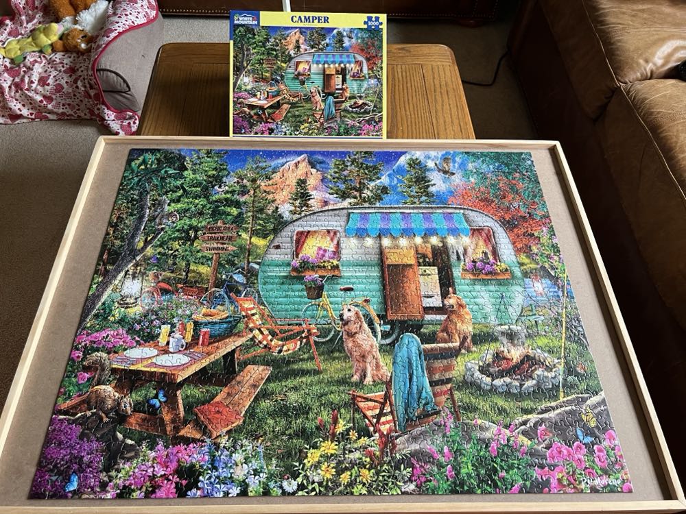 Camper - White Mountain puzzle collectible [Barcode 724819265770] - Main Image 4