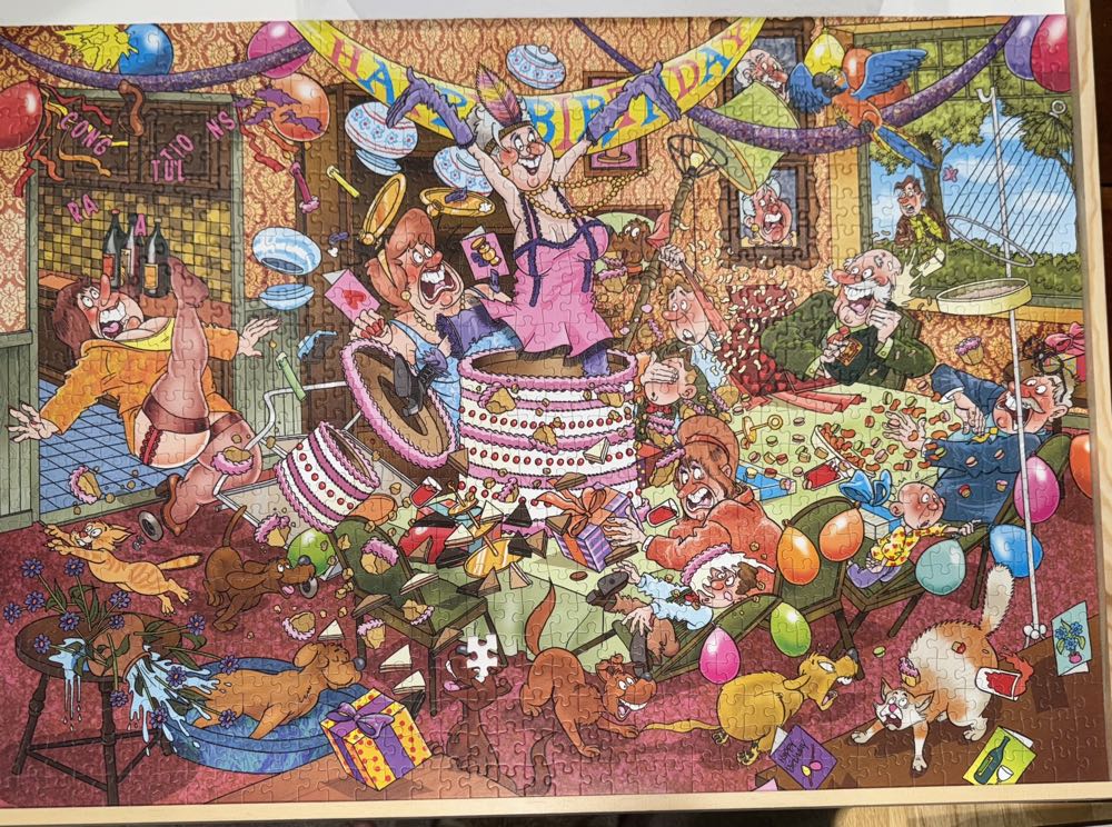 Birthday Surprise  - Wasgij puzzle collectible [Barcode 8710126191651] - Main Image 3